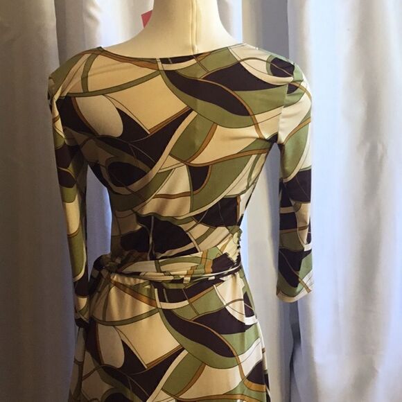 Wrap style dress with matching belt in size 4 by PANIZ geo pattern - Picture 11 of 14